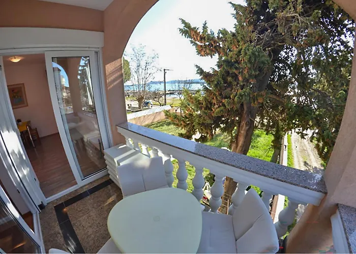 Awesome In With House Sea View