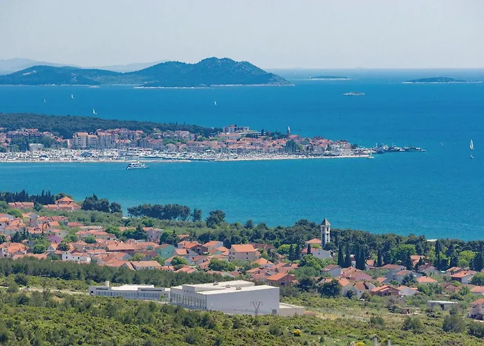 Awesome In With House Sea View